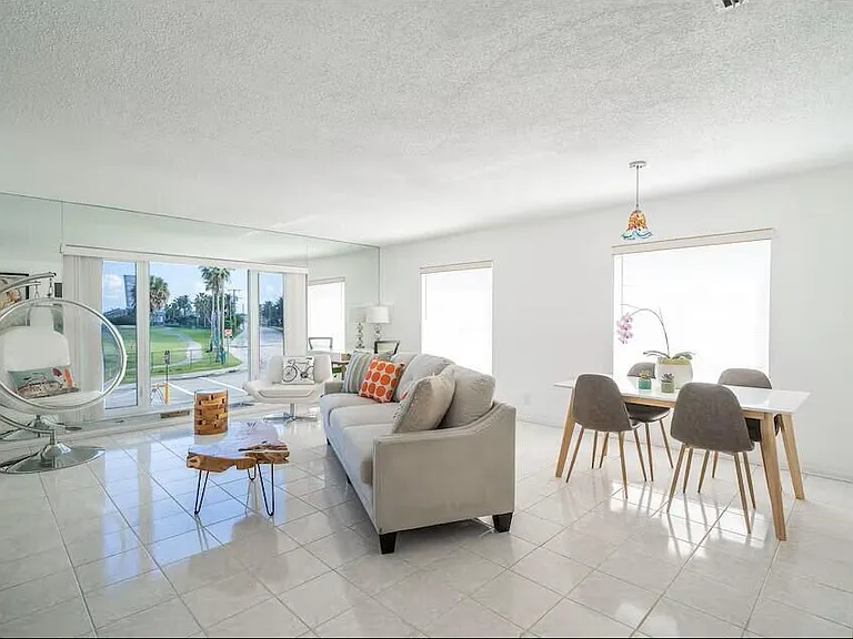 6 Lucerne Ave #3 — Photo 2