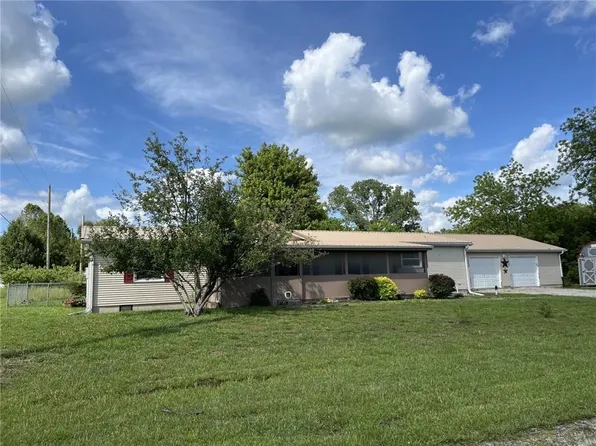 5 Midas Ln, Linn Valley, KS 66040