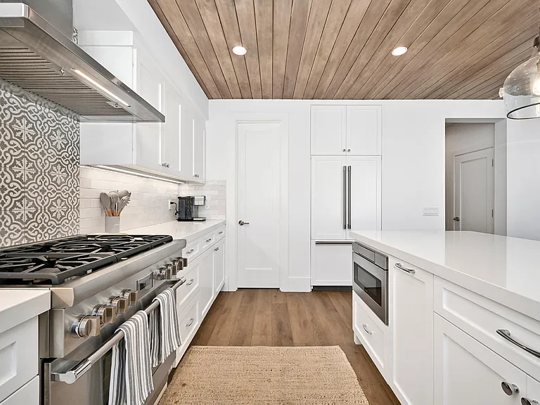 3940 Seashore Dr — Photo 16
