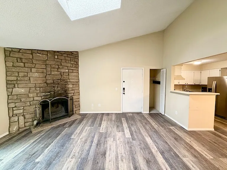 337 Wright St #302 — Photo 10