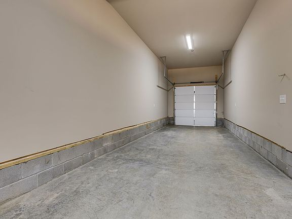 3rd image of 4419 Moore Ln