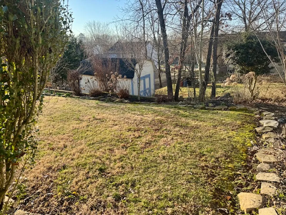 Building Photo - 1612 Clear Brook Dr