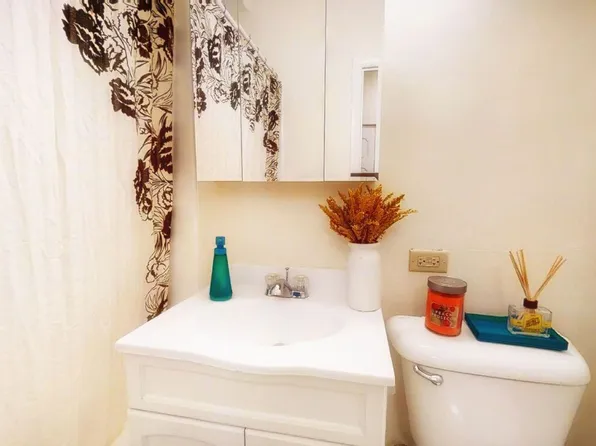 The Oaks at Reservoir