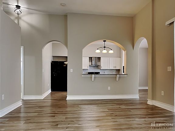 5th image of 31147 Bridgegate Dr