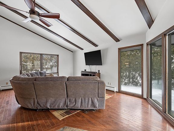 3rd image of 506 Carl Schurz Dr