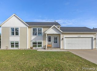 429 Plum St, Wayland, MI 49348