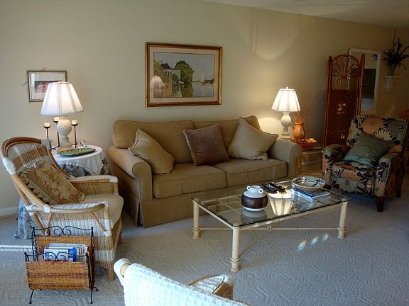 3rd image of 5741 Deauville Cir APT F106