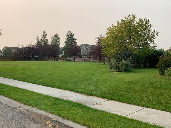 3rd image of 1000 Wyoming St