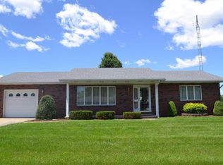 441 N Center St, Hoyleton, IL 62803