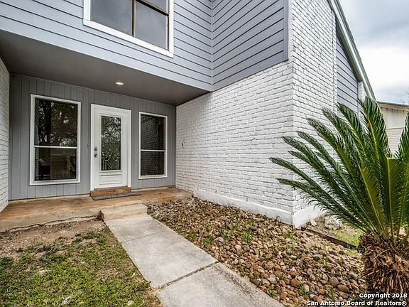 3rd image of 15714 Horse Creek St