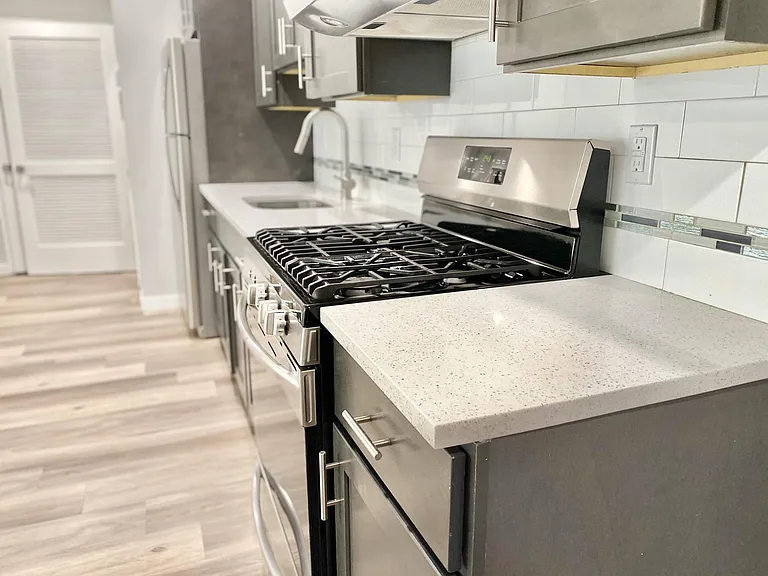 77 Park Ave — Photo 6