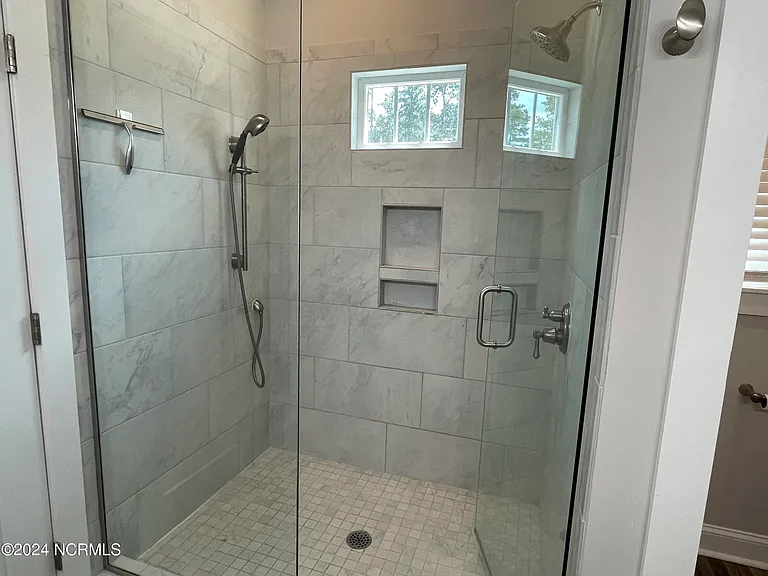 1267 Linden Rd — Photo 8