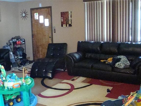 3rd image of 417 Ideal St