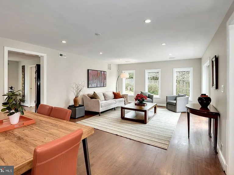 4708 Yuma St NW — Photo 9