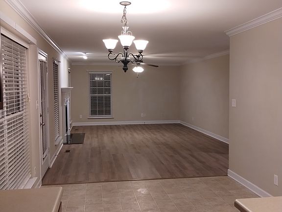 5th image of 713 Melford Ln
