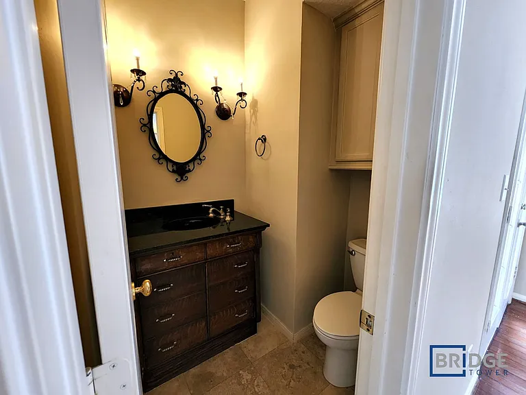 319 Birdsall St — Photo 8