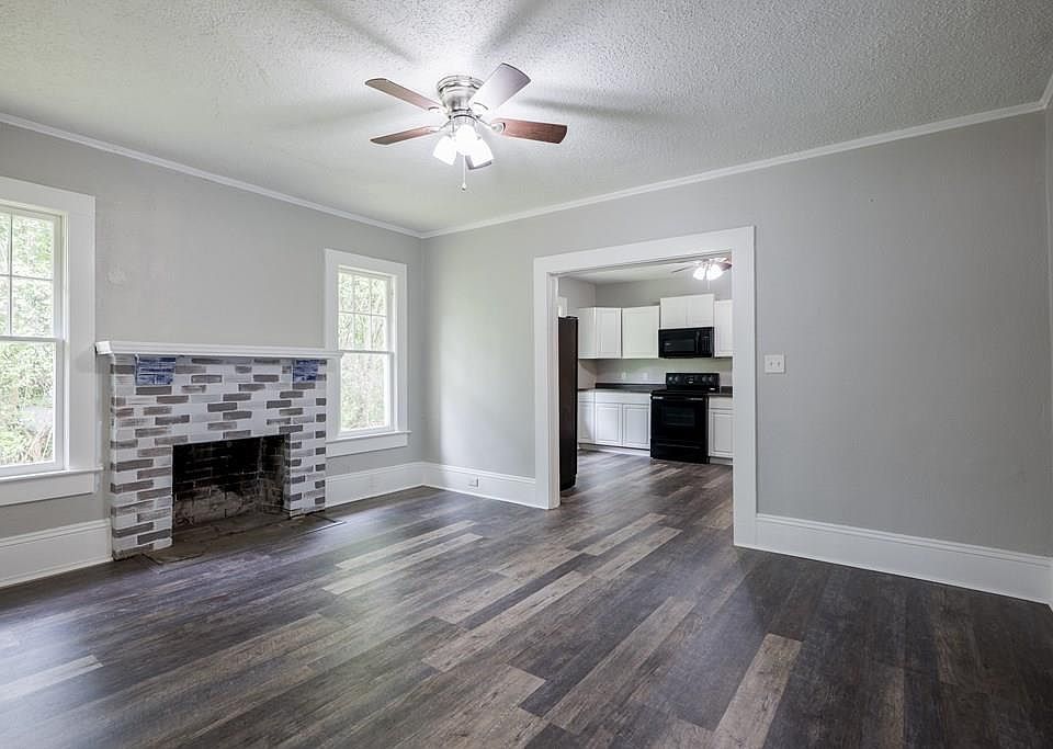 1st image of 1401 Iola Dr