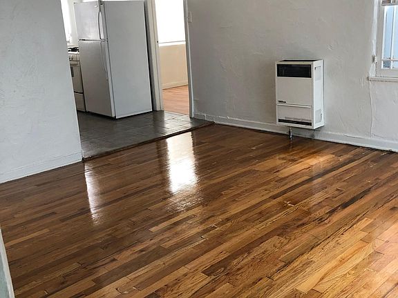 4th image of 808 N Poinsettia Pl