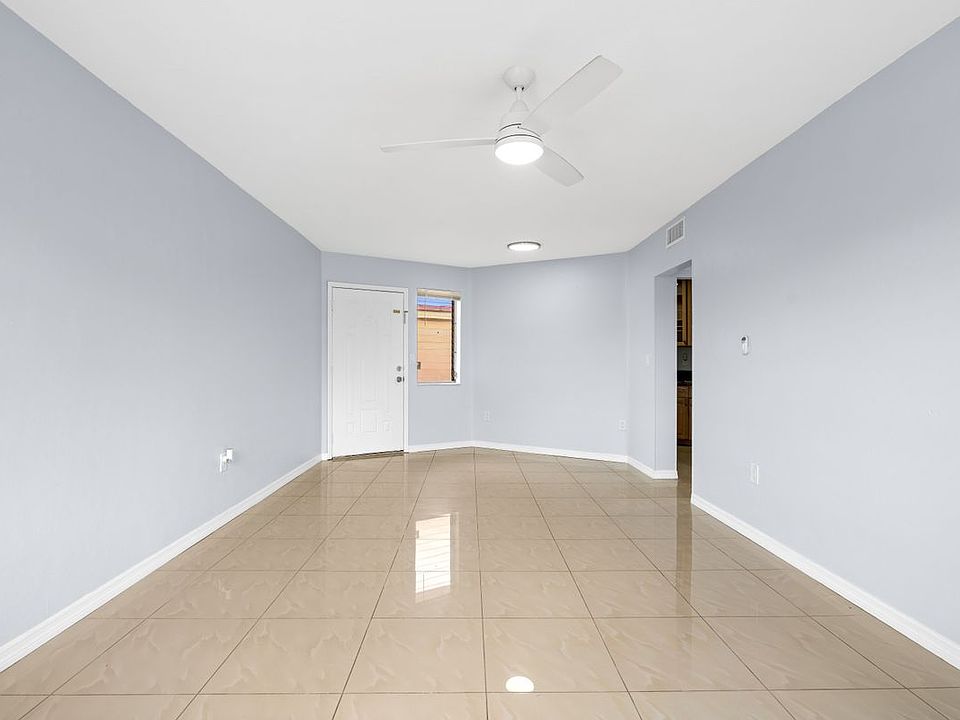 1st image of 18638 NE 18th Ave APT 244
