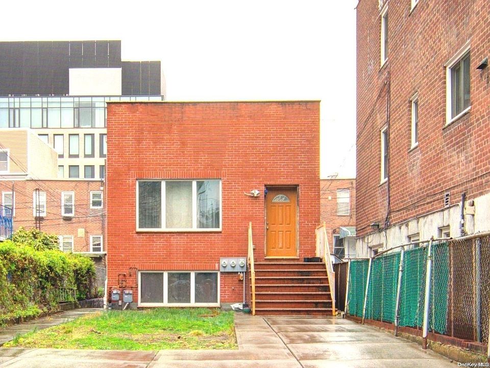 1st image of 21-22 33rd Street