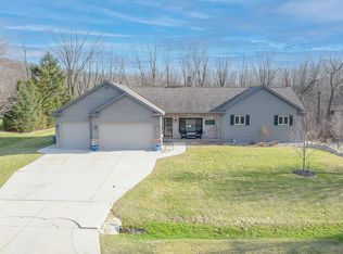 N7509 Deerpath Rd, Fond Du Lac, WI 54937