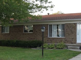 22066 Loretta St, Woodhaven, MI 48183