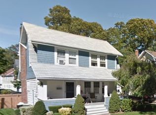 201 Davison Ave, Lynbrook, NY 11563