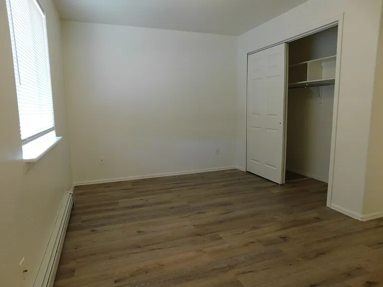 426 Pendleton St — Photo 7