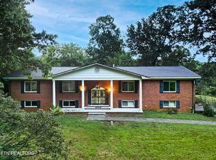 1228 Top Hill Cir, Louisville, TN 37777