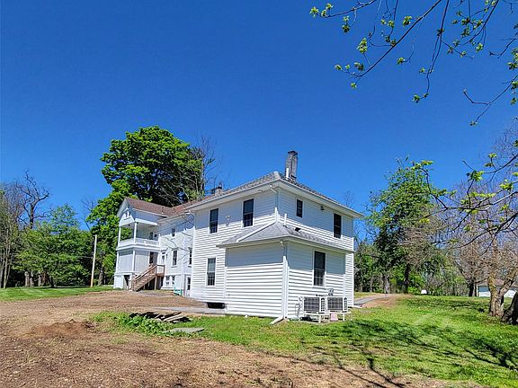 4th image of 434 Dubois Rd