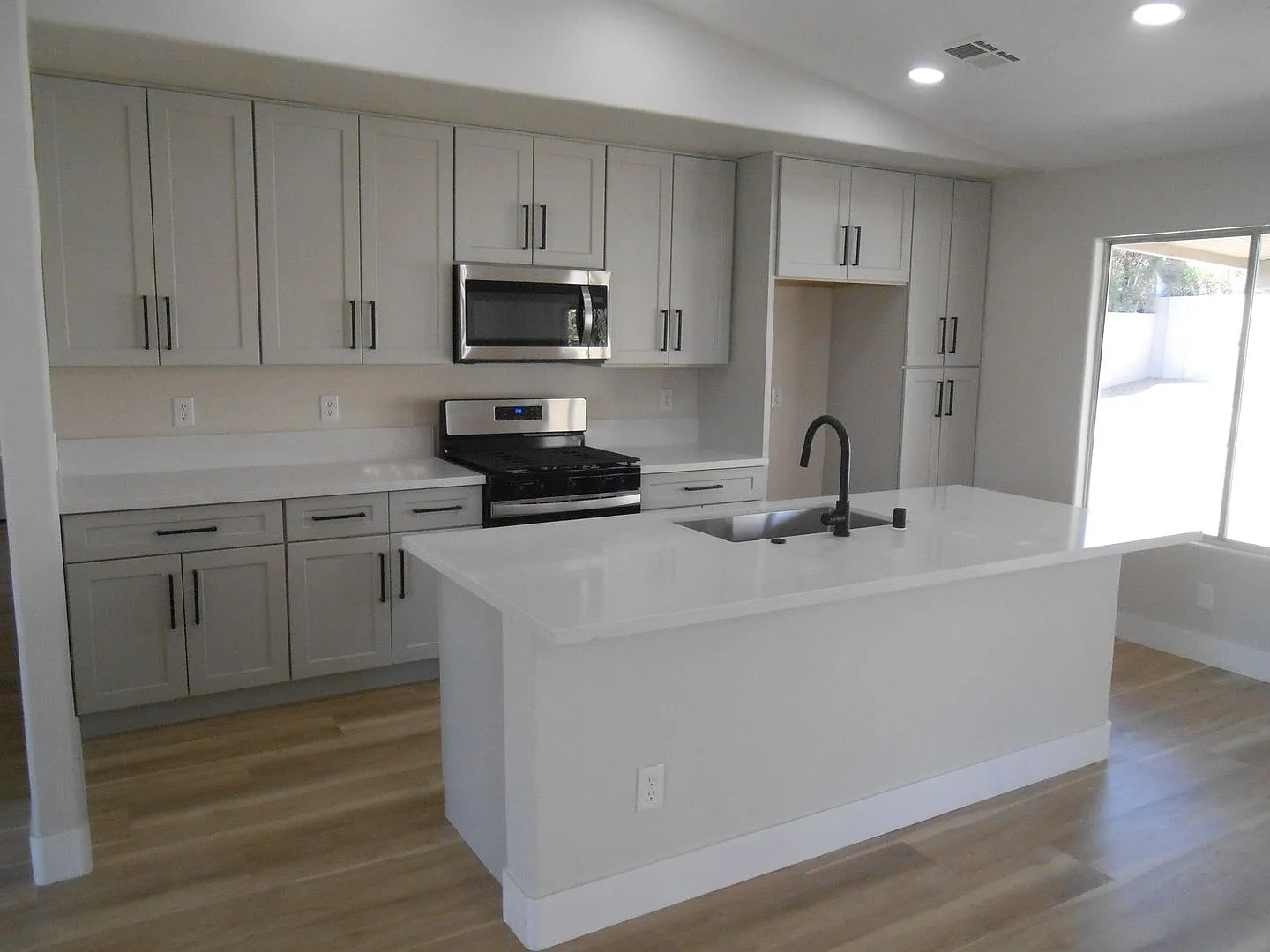 Single Story home in Copper Canyon — Photo 2
