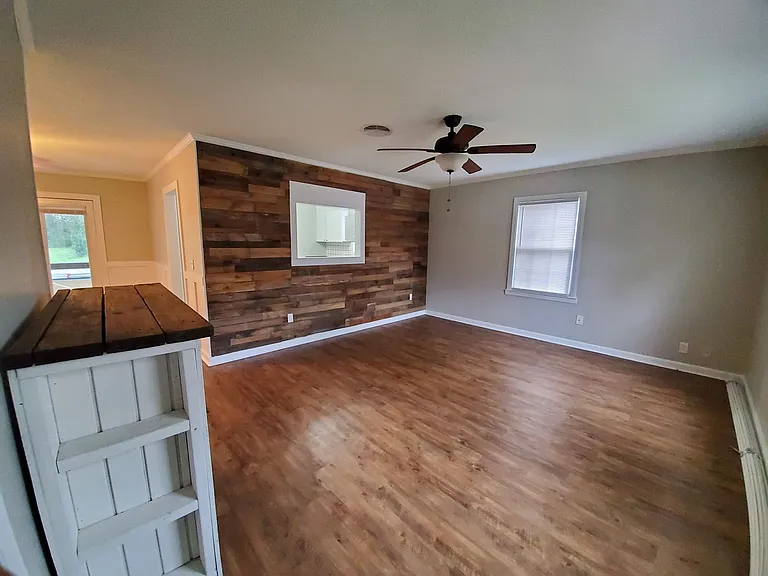 6 Deanna Dr — Photo 2