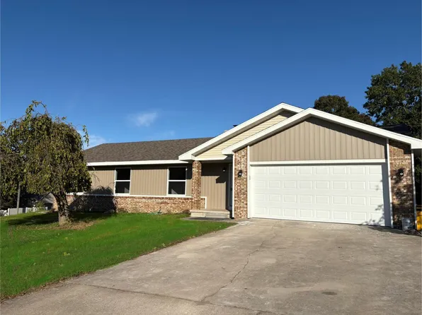 520 Pine Ridge Street, Marshfield, MO 65706