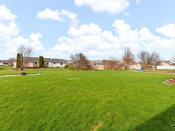 3rd image of 3564 Sapphire Dr
