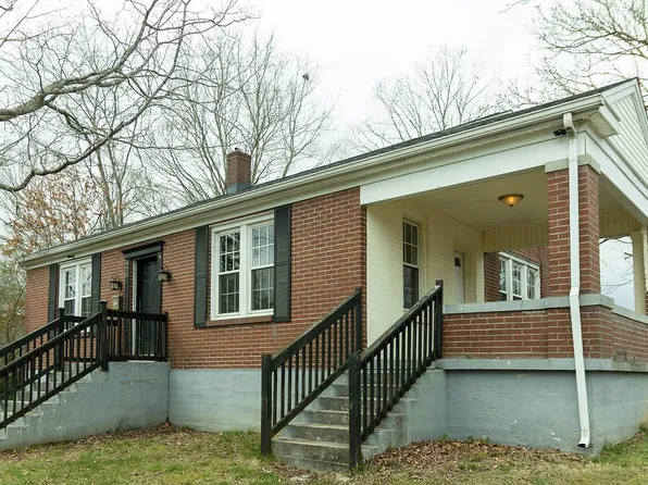 420 High St, Dickson, TN 37055