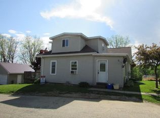 105 Summit Ave, Elroy, WI 53929