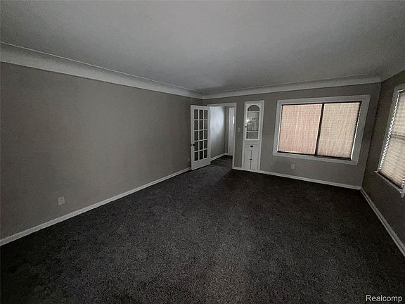 5th image of 8112 Dale Ave