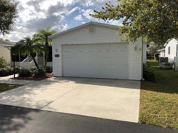 3rd image of 305 Salt Creek Dr
