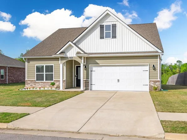 4790 Barrett Oaks Dr, Millington, TN 38053