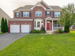 12824 Chandon Cross Rd, Woodbridge, VA 22193