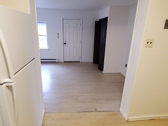 Kitchen to livingroom