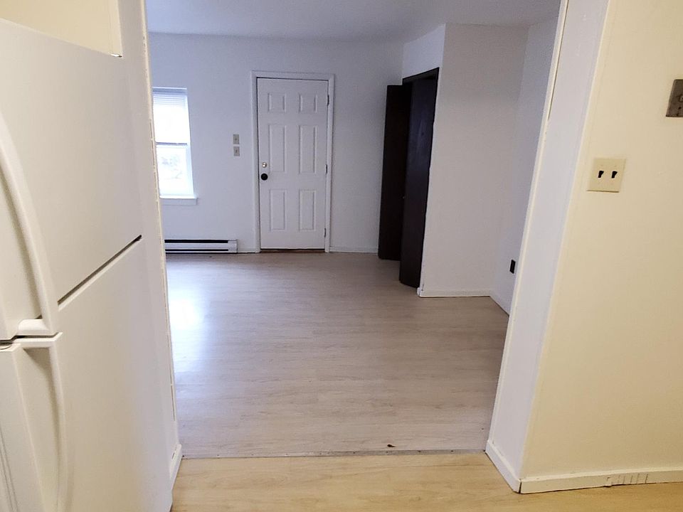 Kitchen to livingroom