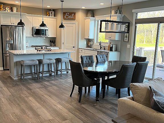 5th image of 25814 Woodsedge Dr