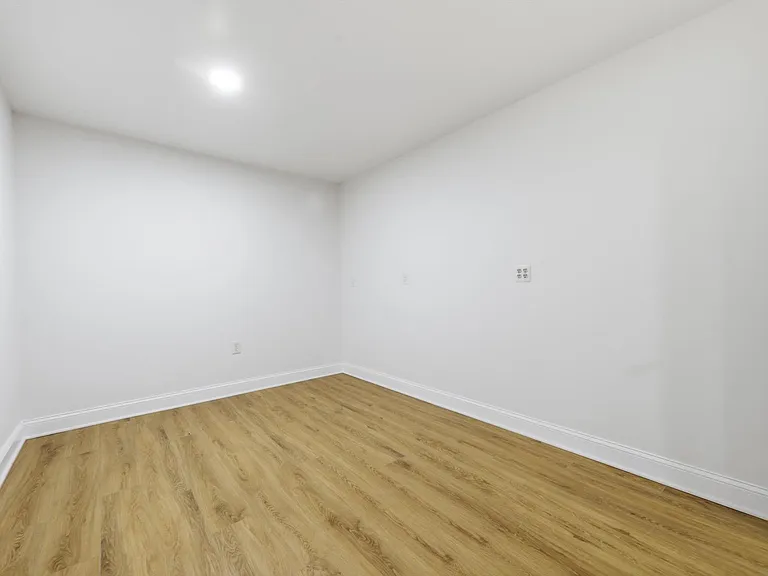 17545 Hardy Rd — Photo 20