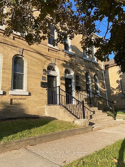 Building Photo - 156 Darling St #2