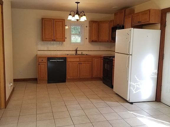 3rd image of 261 Skyridge Dr #2