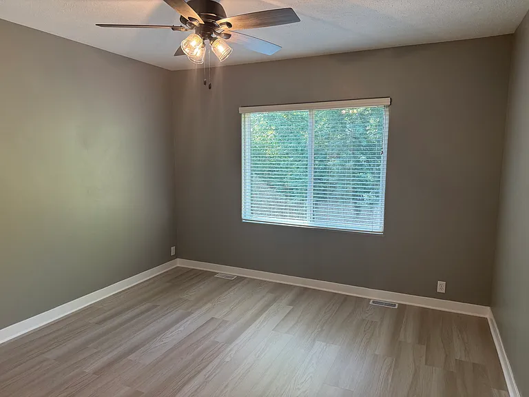 15305 Saratoga St — Photo 18