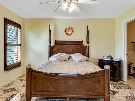 4th image of 10768 Lazy Lake Dr