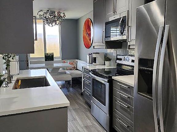 3rd image of 4627 Ocean Blvd Unit 109