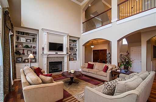 3rd image of 4133 Caerleon Cir